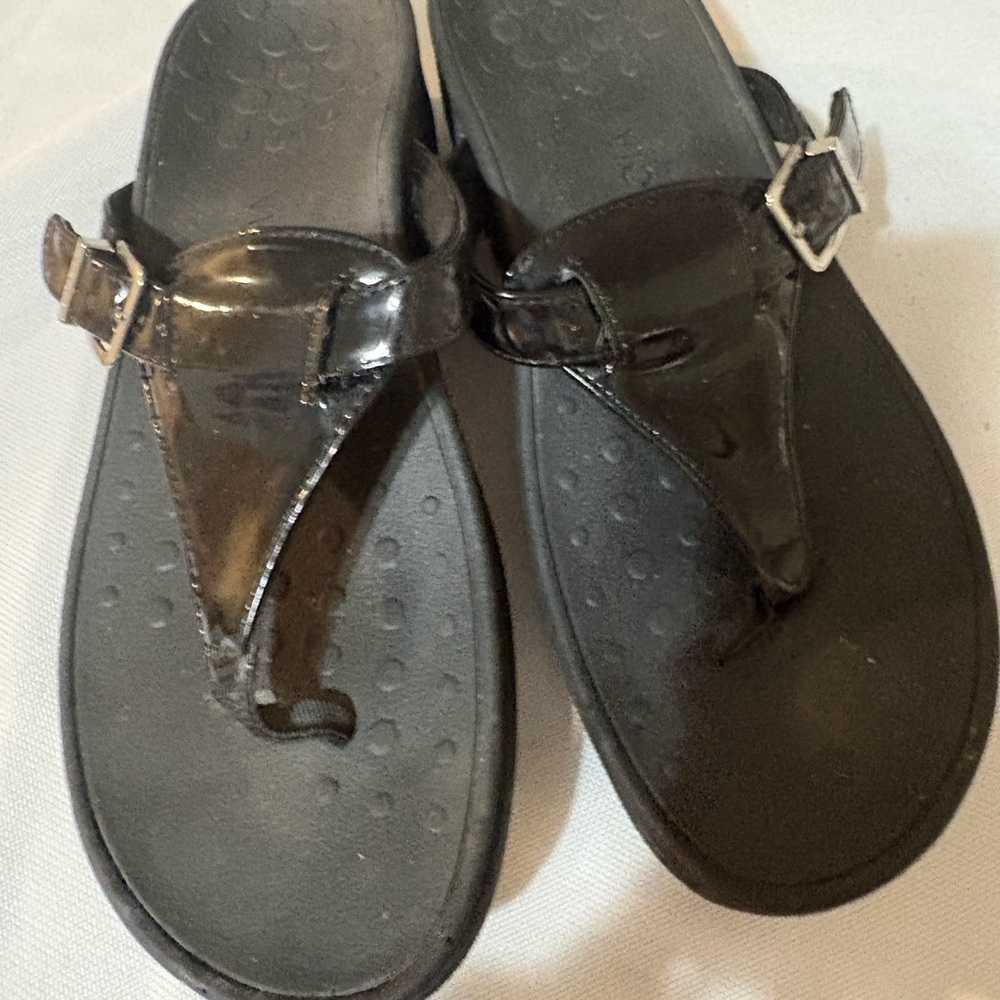 Vionic Black Women's Sandals with Buckle